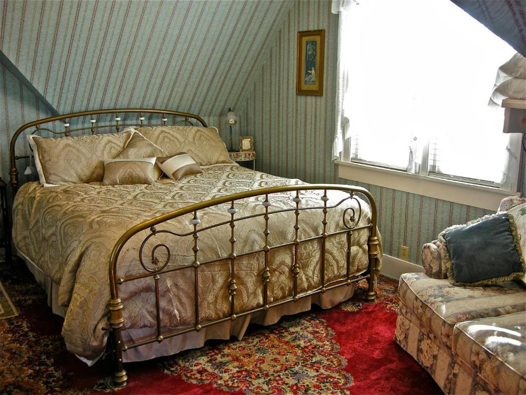 The Old Tower House Bed & Breakfast 노스 벤드 객실 사진