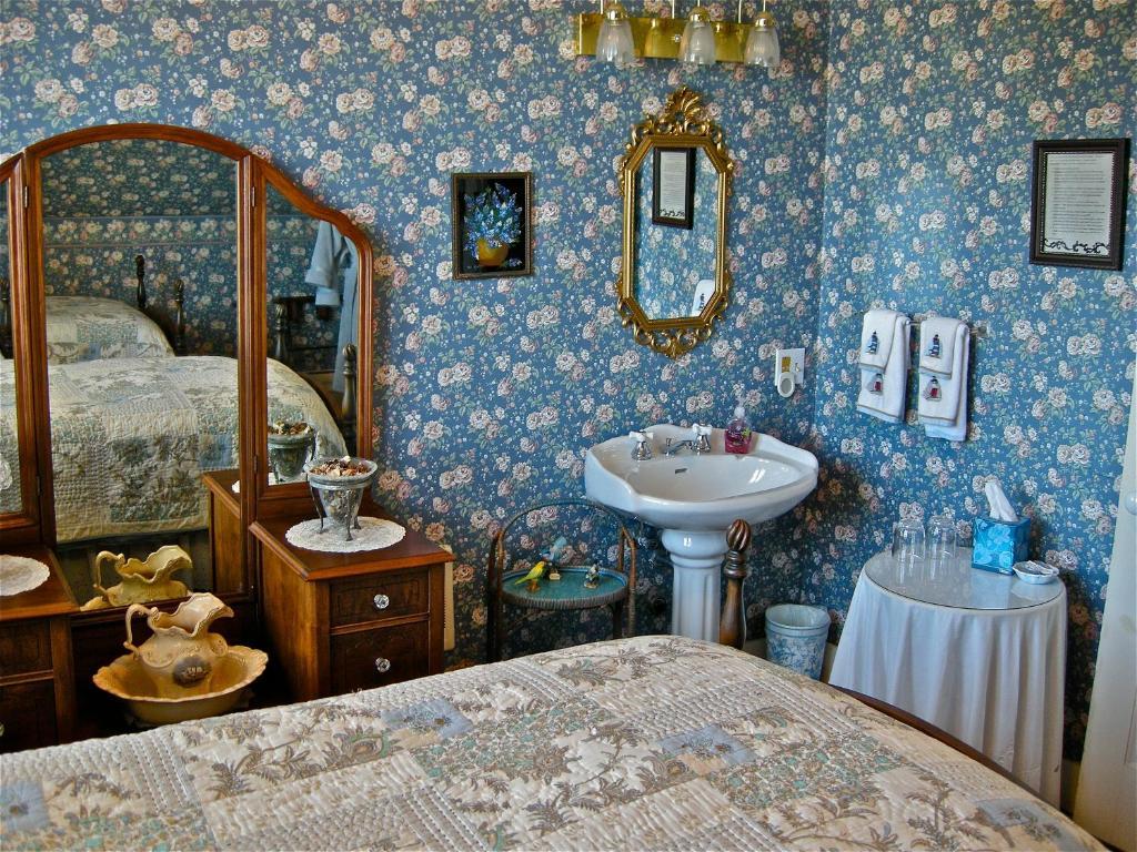 The Old Tower House Bed & Breakfast 노스 벤드 외부 사진