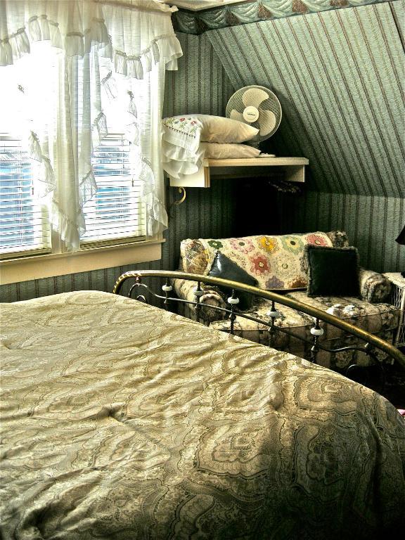 The Old Tower House Bed & Breakfast 노스 벤드 객실 사진