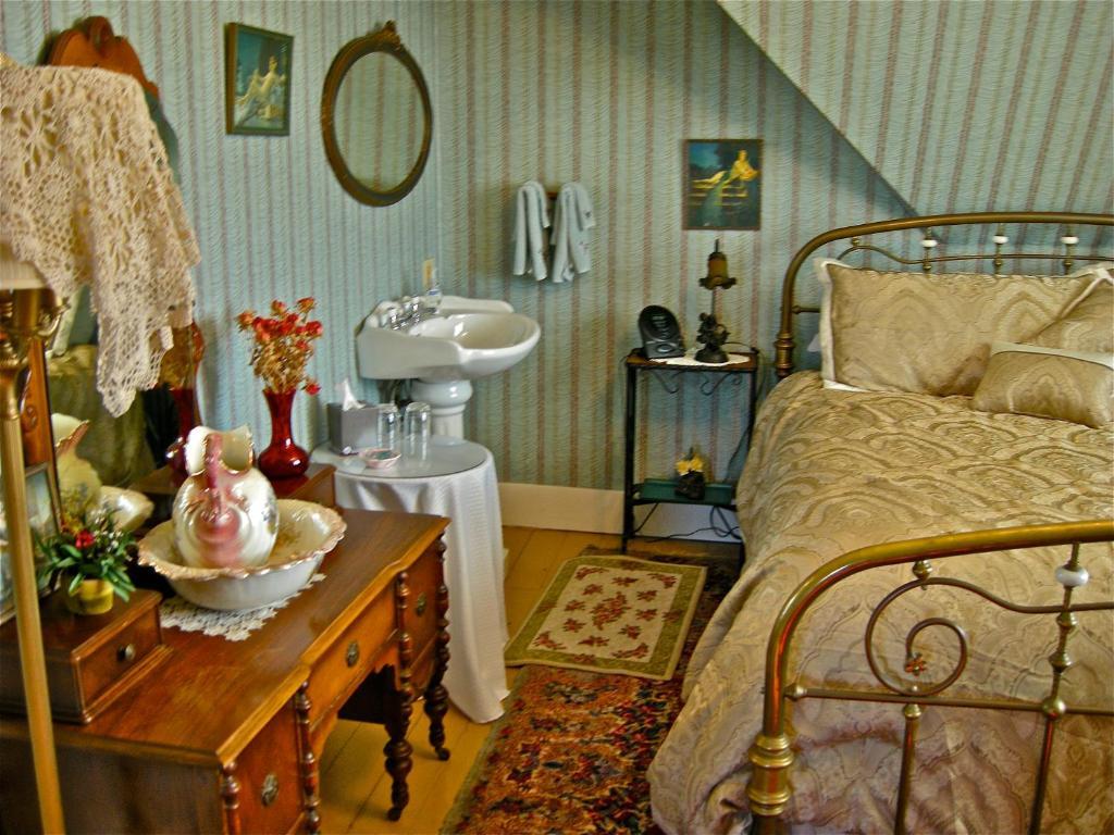 The Old Tower House Bed & Breakfast 노스 벤드 객실 사진
