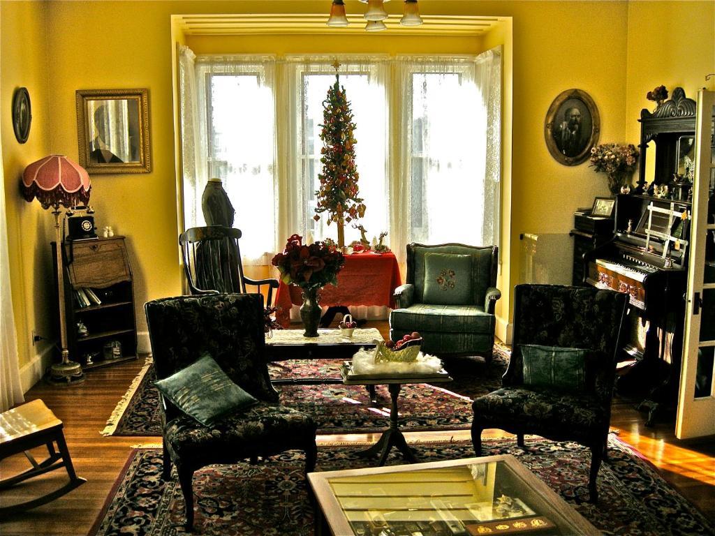 The Old Tower House Bed & Breakfast 노스 벤드 외부 사진