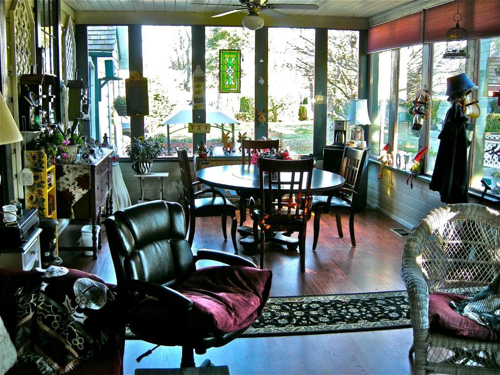 The Old Tower House Bed & Breakfast 노스 벤드 외부 사진